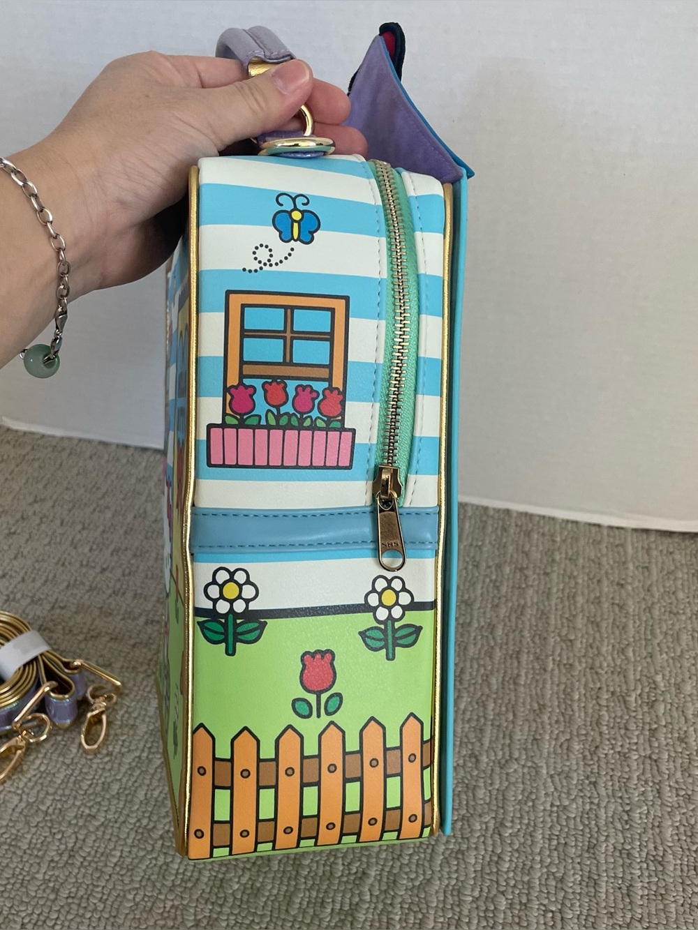NWT irregular choice hello kitty house crossbody - Picture 5 of 12